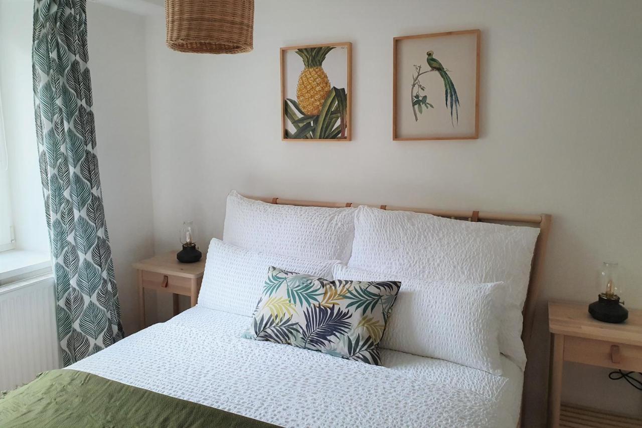 Pb Ferienwohnungen - Fewo 1 - Stilvoll Eingerichtetes Apartment Im Herzen Senftenbergs Ngoại thất bức ảnh