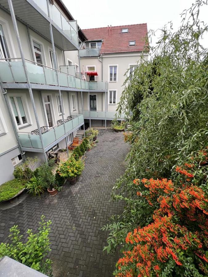 Pb Ferienwohnungen - Fewo 1 - Stilvoll Eingerichtetes Apartment Im Herzen Senftenbergs Ngoại thất bức ảnh